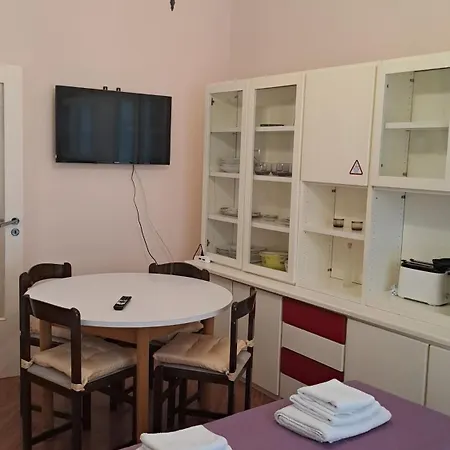 Trinita' Maggiore Home/ Historic Center Апартаменты