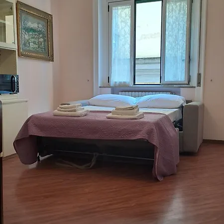 Trinita' Maggiore Home/ Historic Center * Неаполь