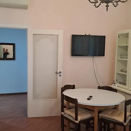 Trinita' Maggiore Home/ Historic Center * Неаполь