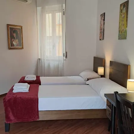 Trinita' Maggiore Home/ Historic Center Apartament Neapol